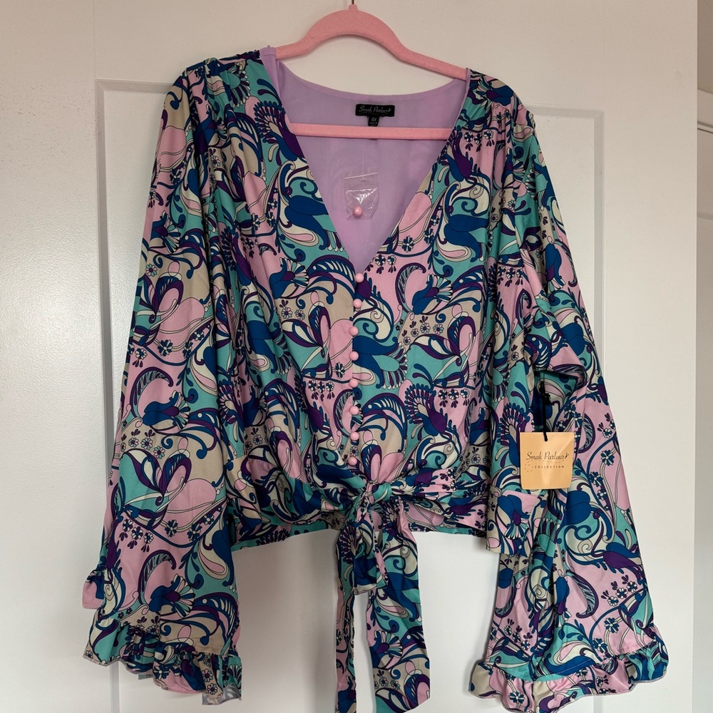 Smak Parlour Plus Size Blue & Purple Psychedelic Floral Belva Crop Blouse - Picture 2 of 5